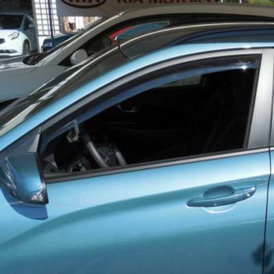 CORTAVIENTOS PARA PUERTAS DELANTERAS