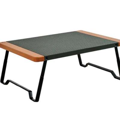 FABRICADA EN ALUMINIO Y MADERA